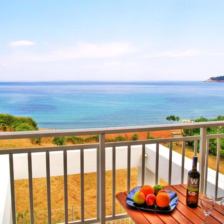 Maranton Beach Hotel Коинира Экстерьер фото