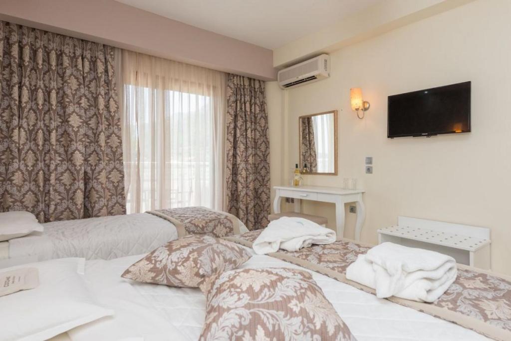 Maranton Beach Hotel Коинира Экстерьер фото