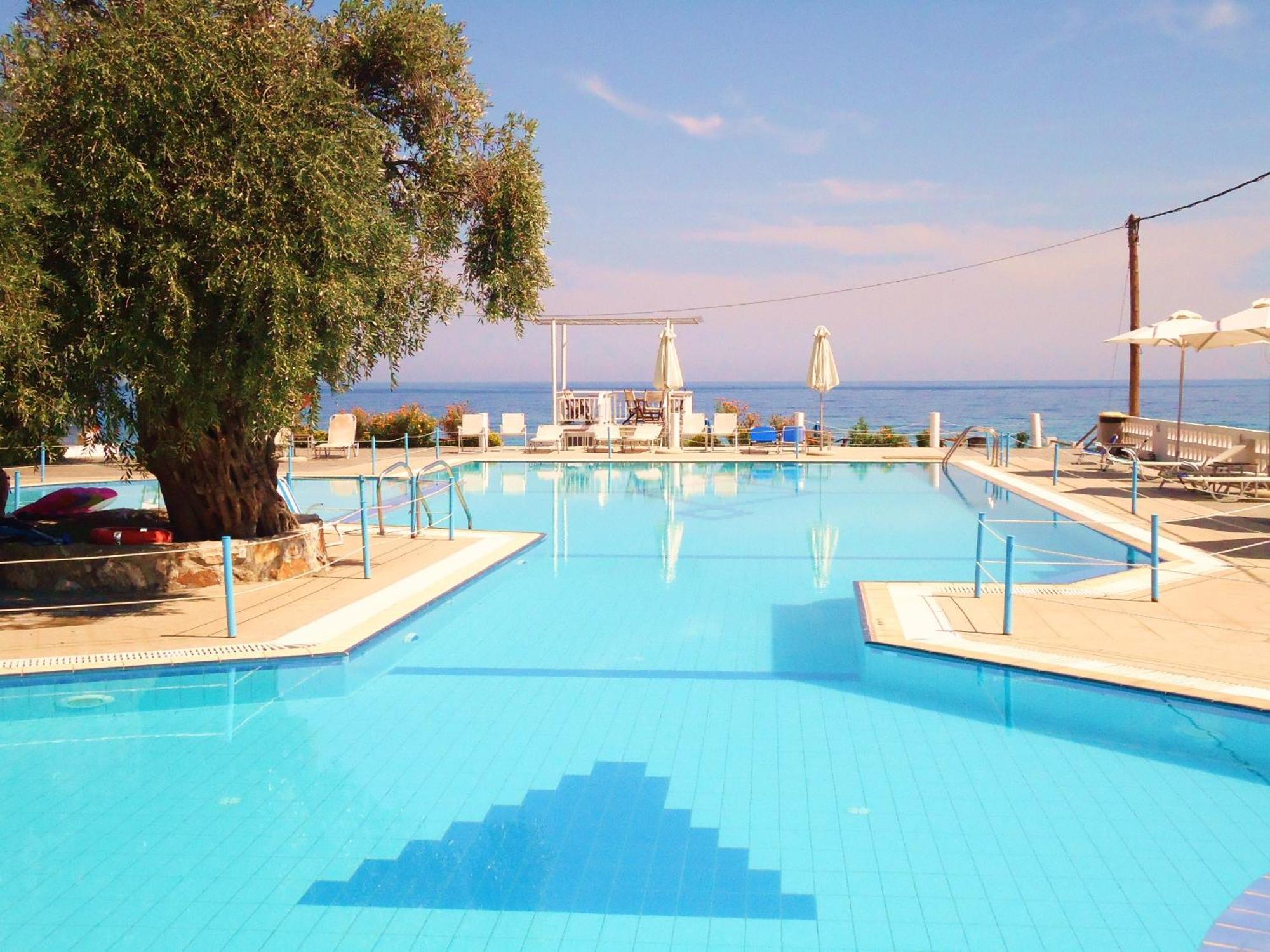 Maranton Beach Hotel Коинира Экстерьер фото