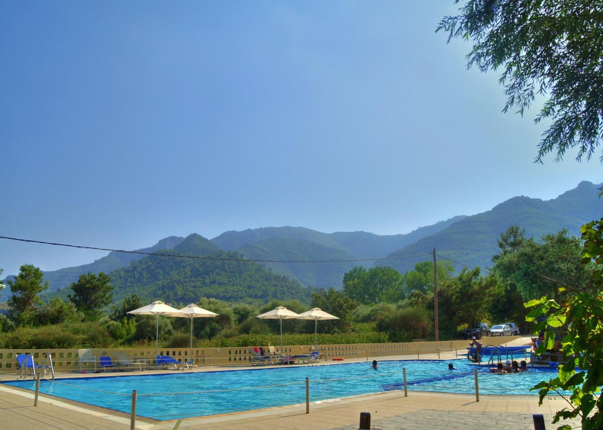 Maranton Beach Hotel Коинира Экстерьер фото