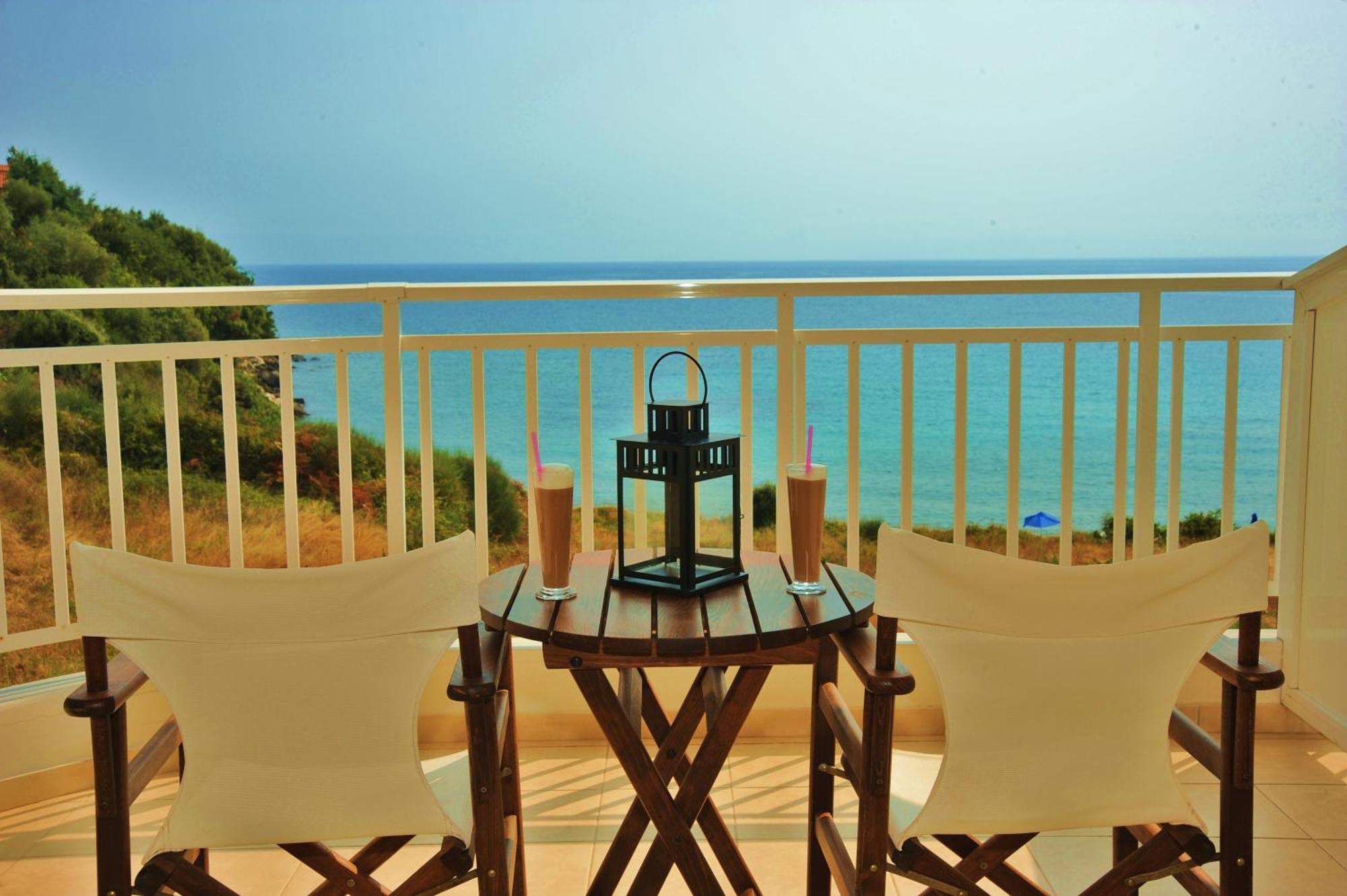 Maranton Beach Hotel Коинира Экстерьер фото