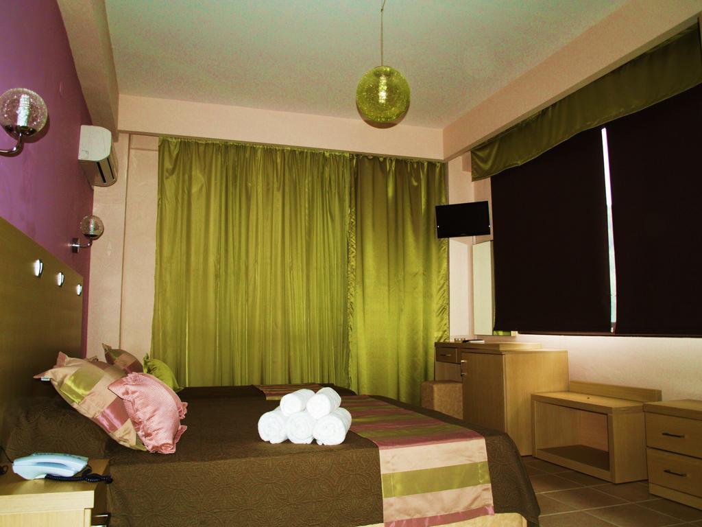 Maranton Beach Hotel Коинира Экстерьер фото