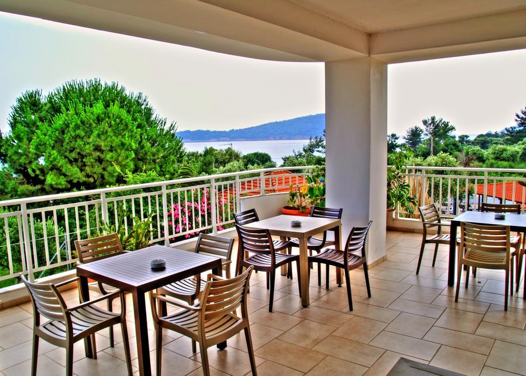 Maranton Beach Hotel Коинира Экстерьер фото