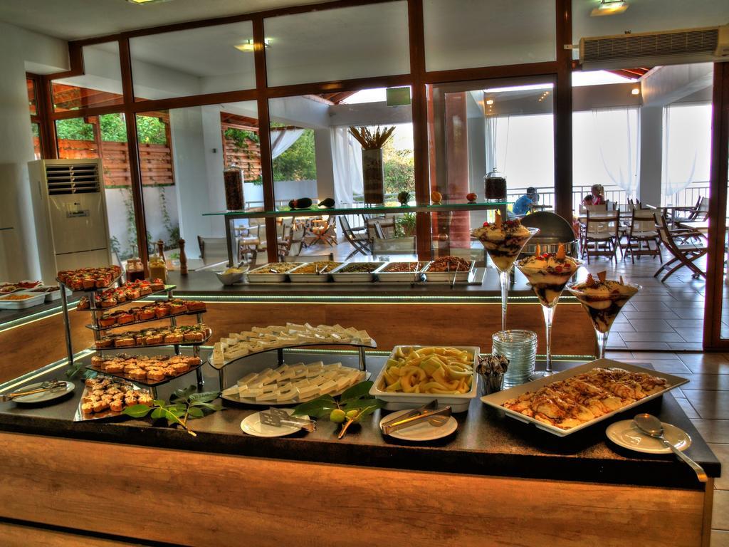 Maranton Beach Hotel Коинира Экстерьер фото