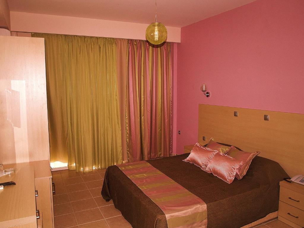 Maranton Beach Hotel Коинира Номер фото
