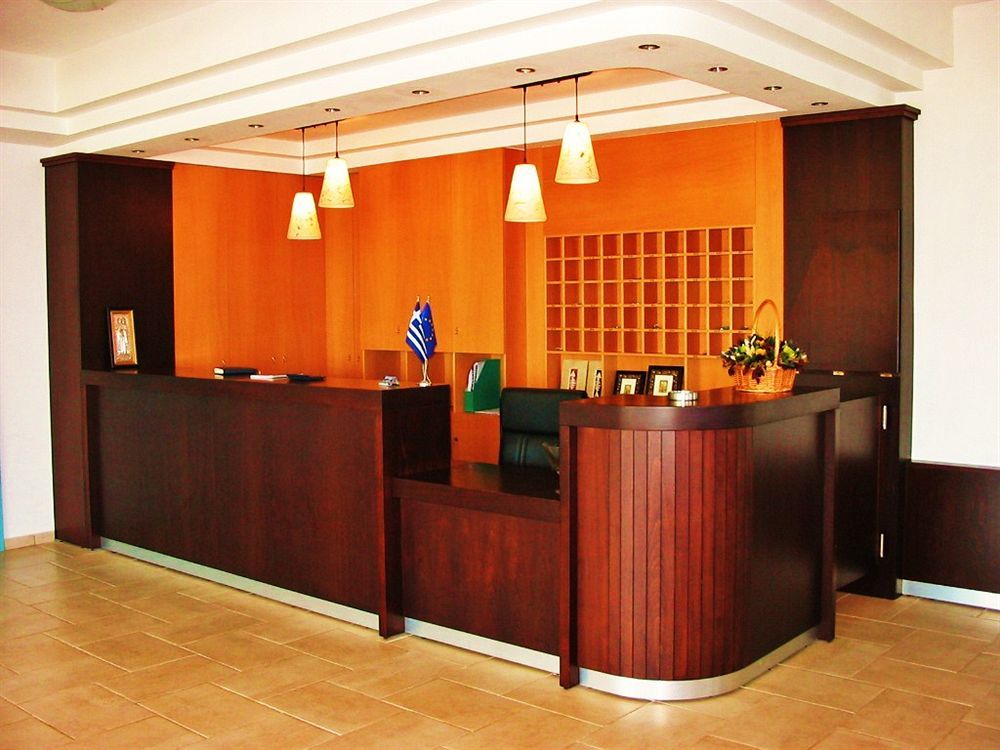 Maranton Beach Hotel Коинира Экстерьер фото