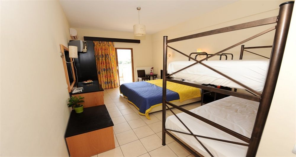 Maranton Beach Hotel Коинира Экстерьер фото