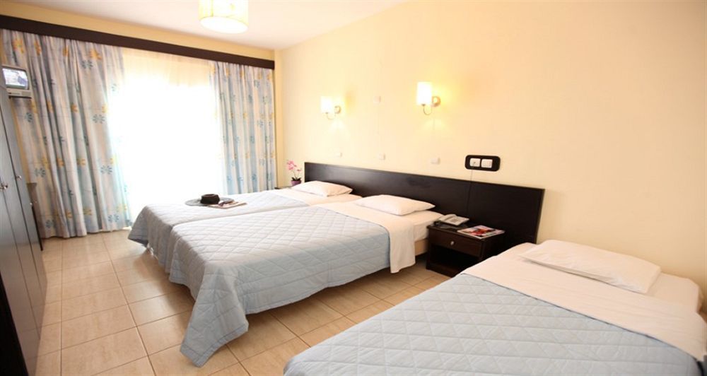 Maranton Beach Hotel Коинира Экстерьер фото