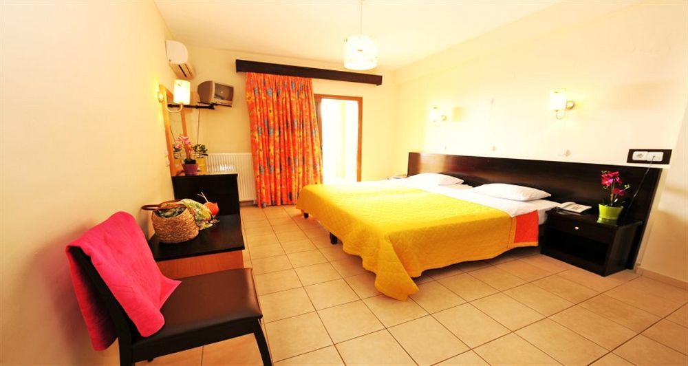 Maranton Beach Hotel Коинира Экстерьер фото