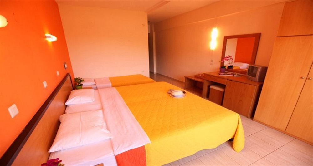 Maranton Beach Hotel Коинира Экстерьер фото