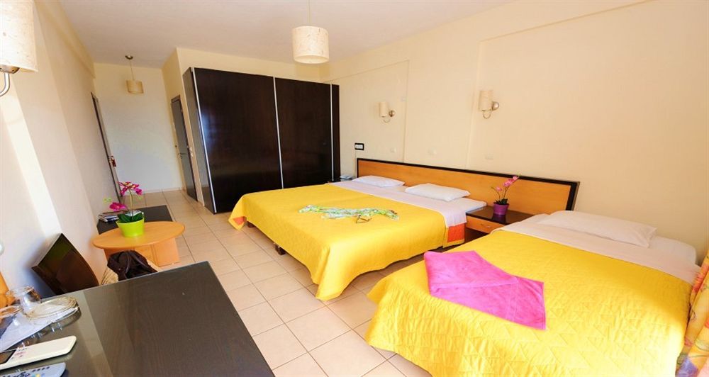 Maranton Beach Hotel Коинира Экстерьер фото